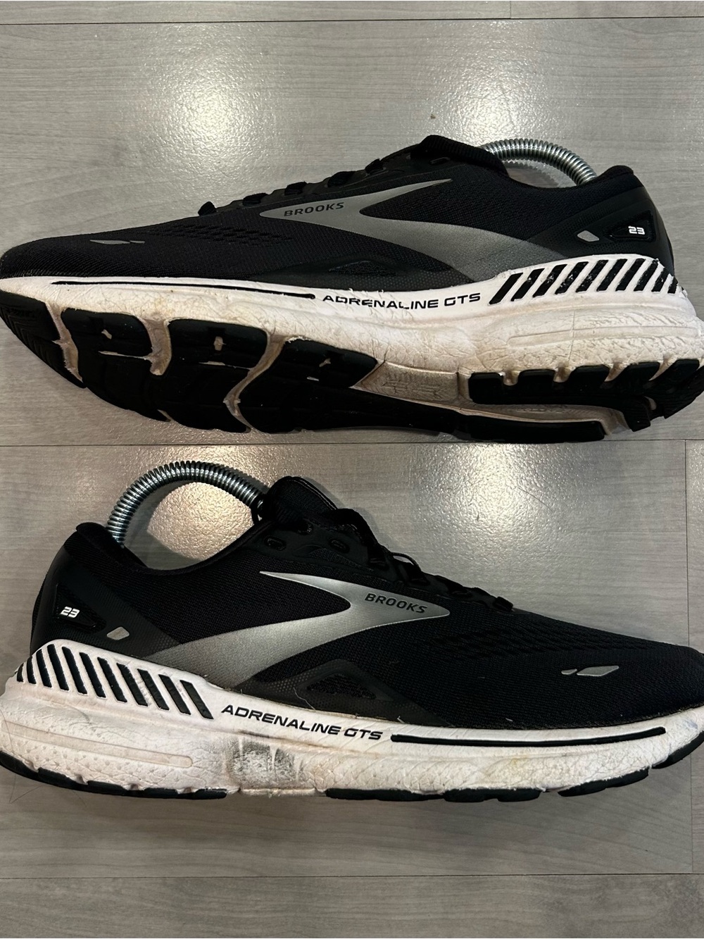 Brooks Adrenaline GTS 23 Men’s Size 8 D Black/White Shoes Sneakers 1103911D004